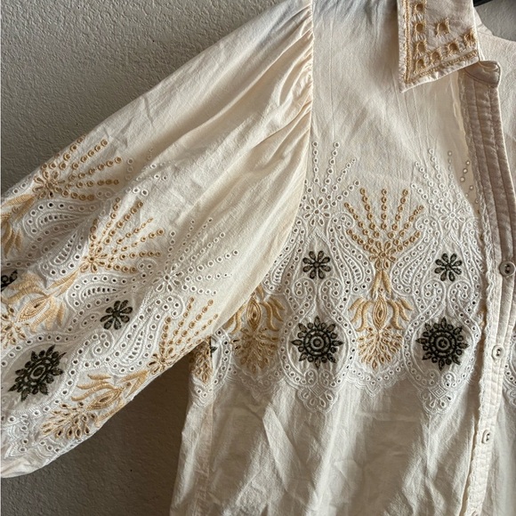 Democracy Women's Beige Embroidered Button Down Shirt S - Picture 5 of 13